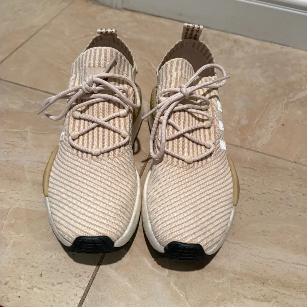 Women Adidas NMD_W1